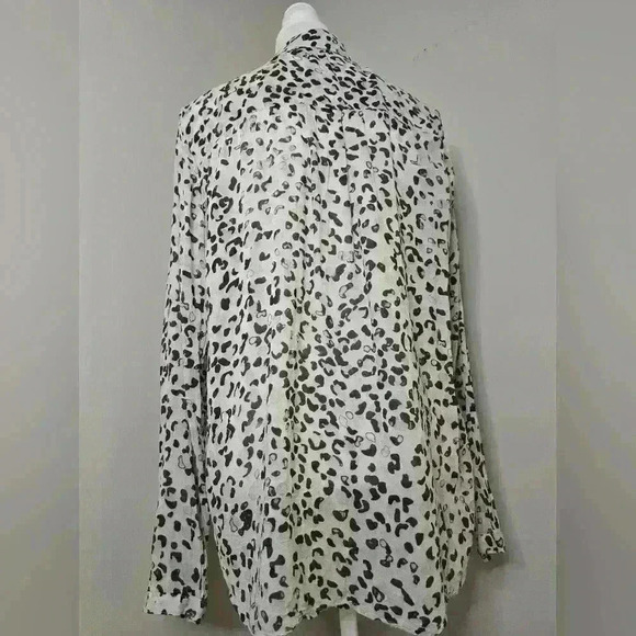 Bella Dahl Animal Print Super Soft Button-Up Shirt - Picture 6 of 9